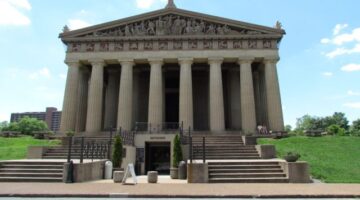 The Nashville Parthenon: What It’s Like (One Family’s Review)