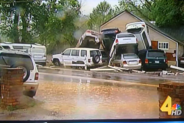 car-lot-nashville-flood