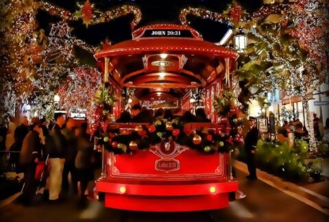 Holiday trolley tour