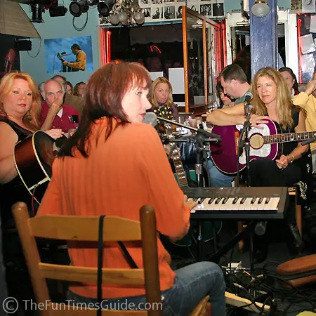 A night of powerful chic singers at the Bluebird Cafe in Nashville.