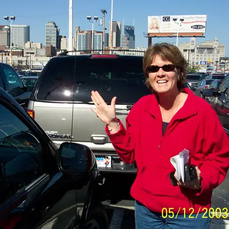Lynnette bidding farewell to the Isuzu Rodeo SUV.