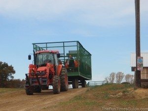 hay-rides-at-honeysuckle-hill-farm