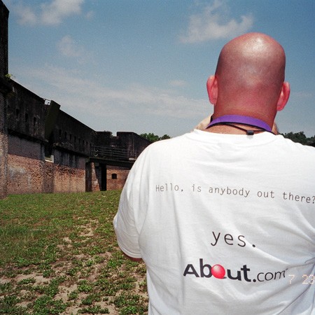 Jim taking photos of Fort Pickens in Pensacola wearing About.com t-shirt.