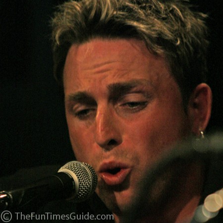 Johnny Reid in the round at the Bluebird Cafe.