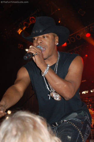 sisqo-singing-nashville-tennessee.jpg